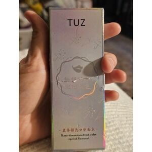 TUZ Three-Dimensional Lock Color Lipstick Raincoat 03# True Red Long Lasting Lip